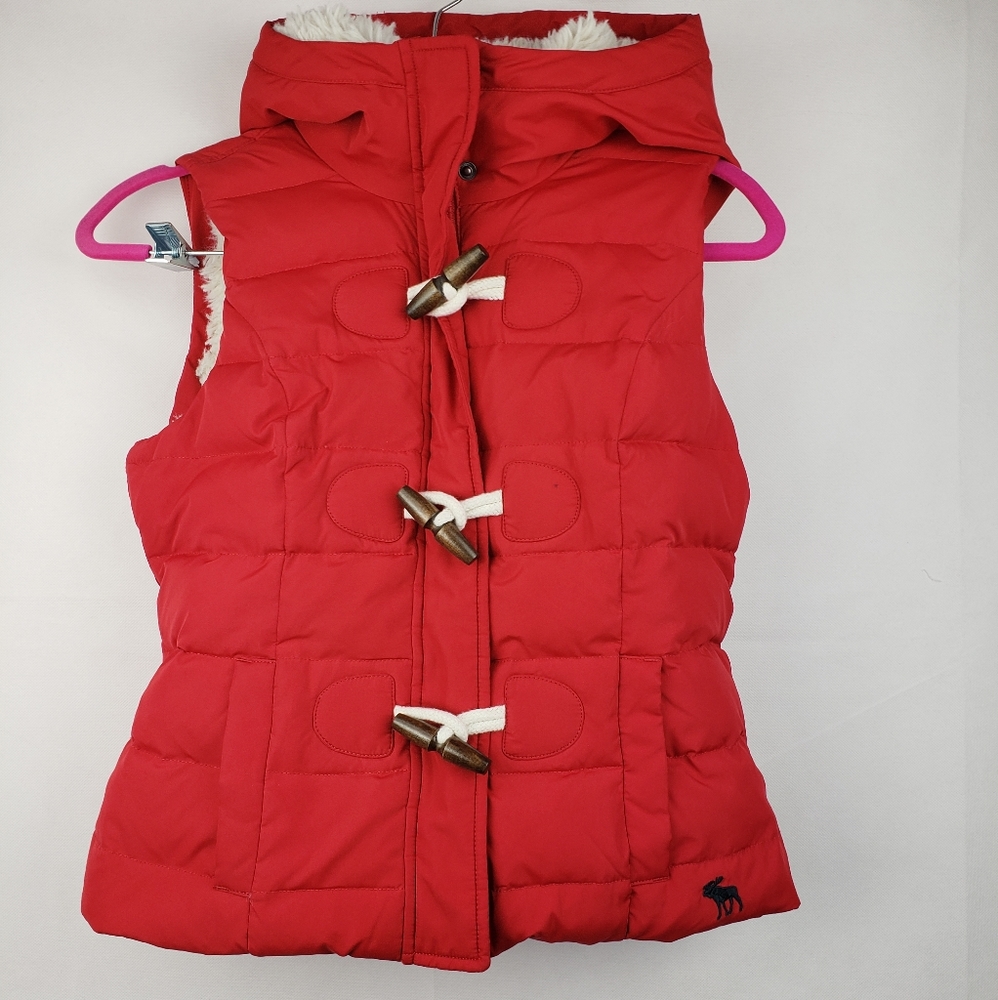 Abercrombie & Fitch Women's Size Medium Puffer Jacket Red